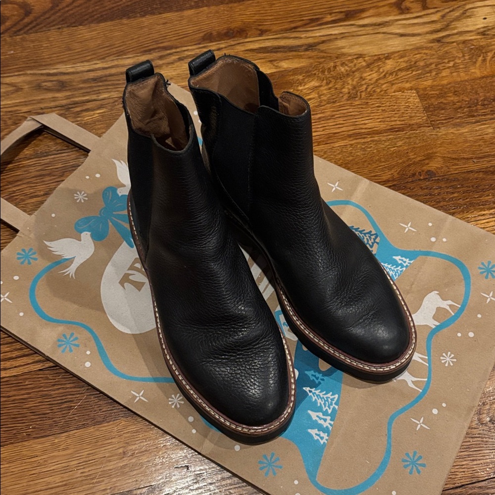 Madewell The Citywalk Lugsole Chelsea
Boot in Black Leather Sz 7.5 - Picture 2 of 10